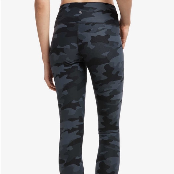Lolë Camo Crop Leggings - Picture 1 of 6
